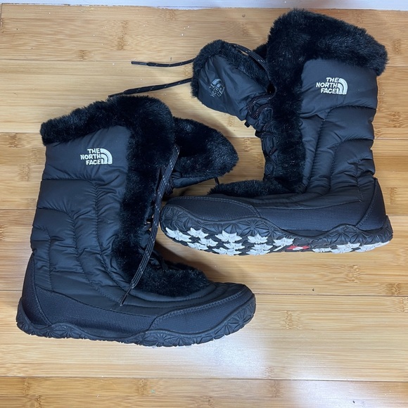 The North Face Goose Down Insulated Lace Up Black boots US Size 7 EUR38| Women - Picture 1 of 16
